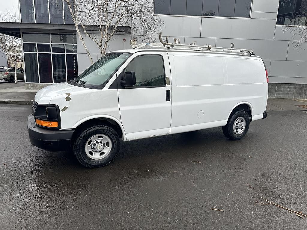 2011 Chevrolet Express 2500 image 1