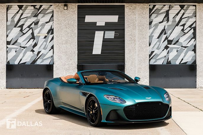 2023 Aston Martin DBS