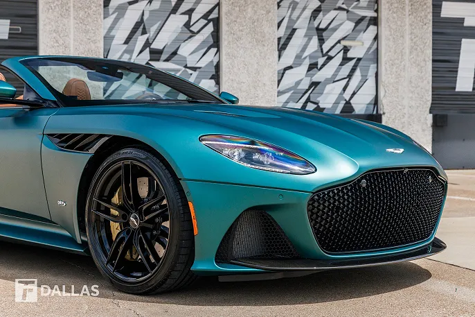 2023 Aston Martin DBS