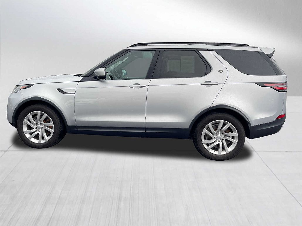 2017 Land Rover Discovery HSE image 1