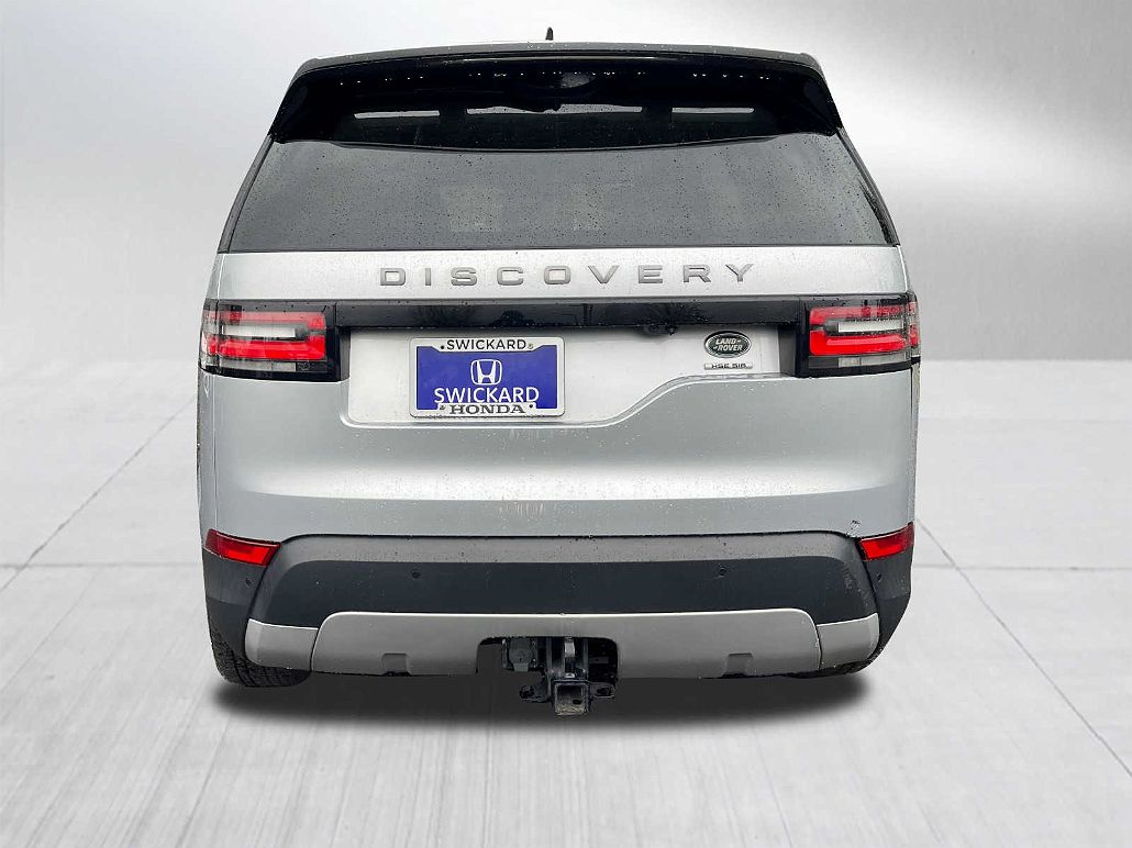 2017 Land Rover Discovery HSE image 3
