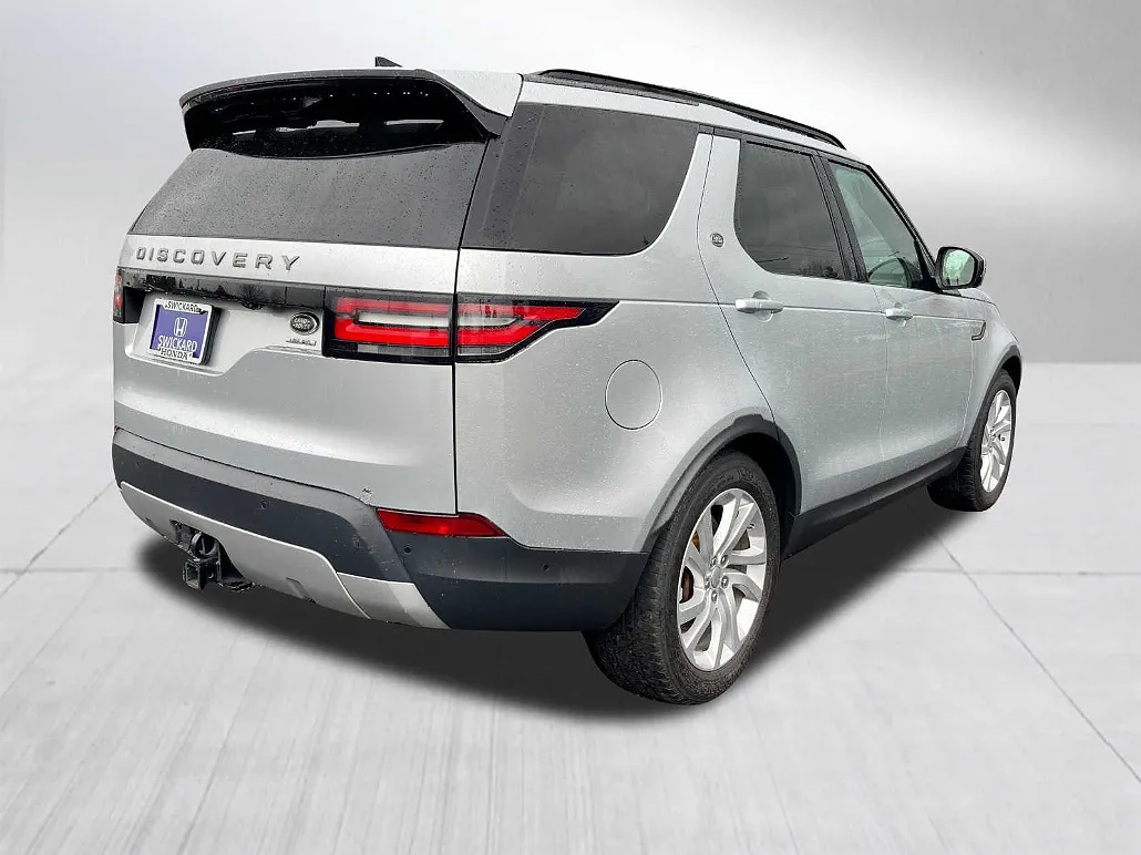 2017 Land Rover Discovery HSE image 4