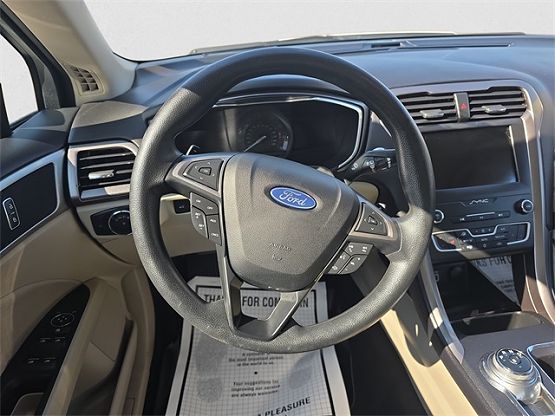 2020 Ford Fusion SE photo 5