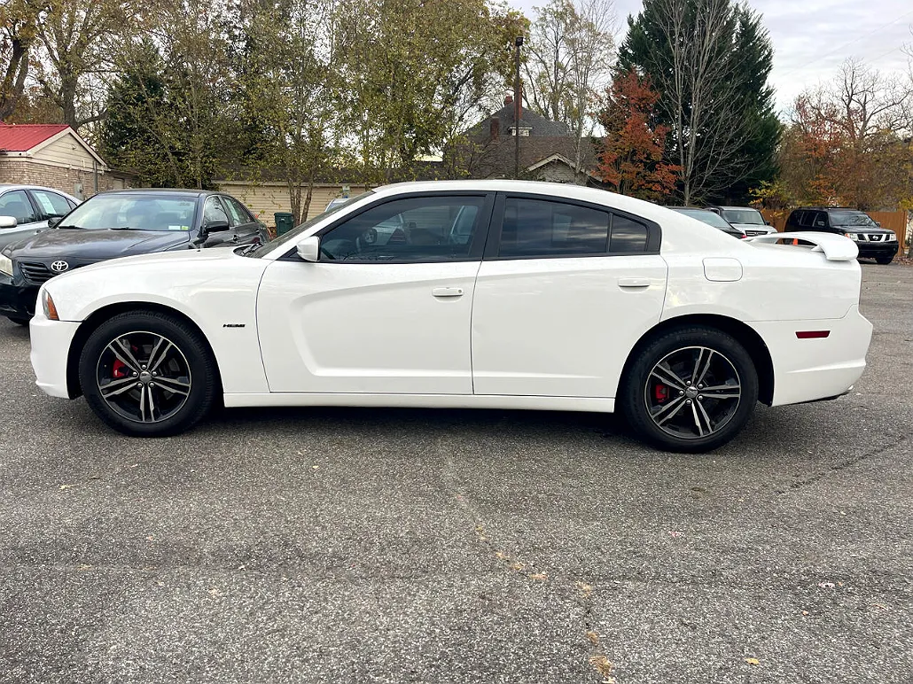 2014 Dodge Charger R/T image 3