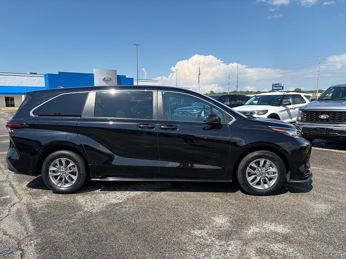 2023 Toyota Sienna
