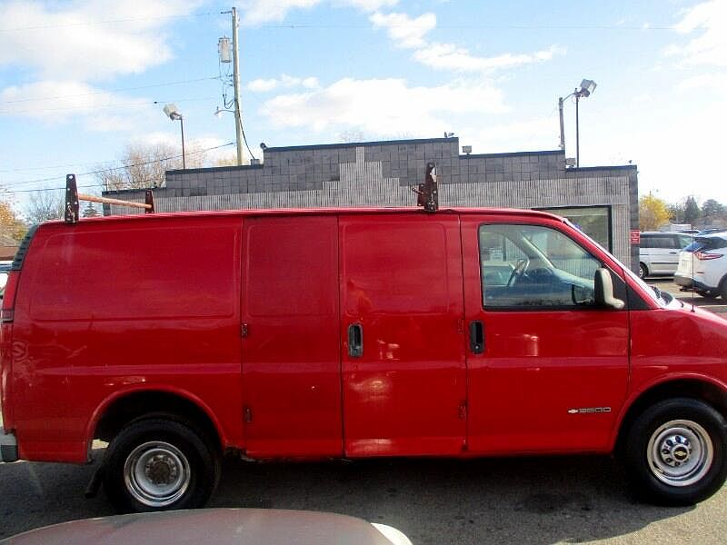 1997 Chevrolet Express 3500 image 1