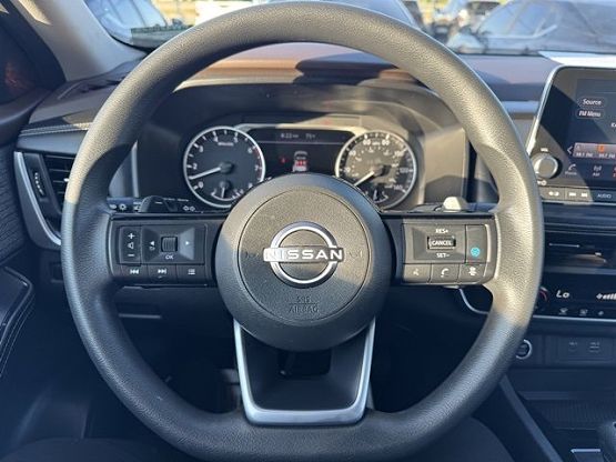 2023 Nissan Rogue SV photo 9