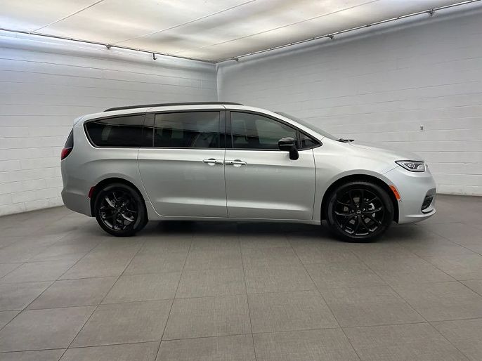 2026 Chrysler Pacifica