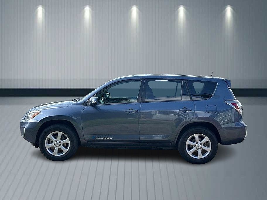 2013 Toyota RAV4 EV image 1