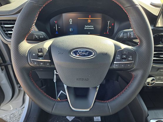 2025 Ford Escape ST-Line photo 8