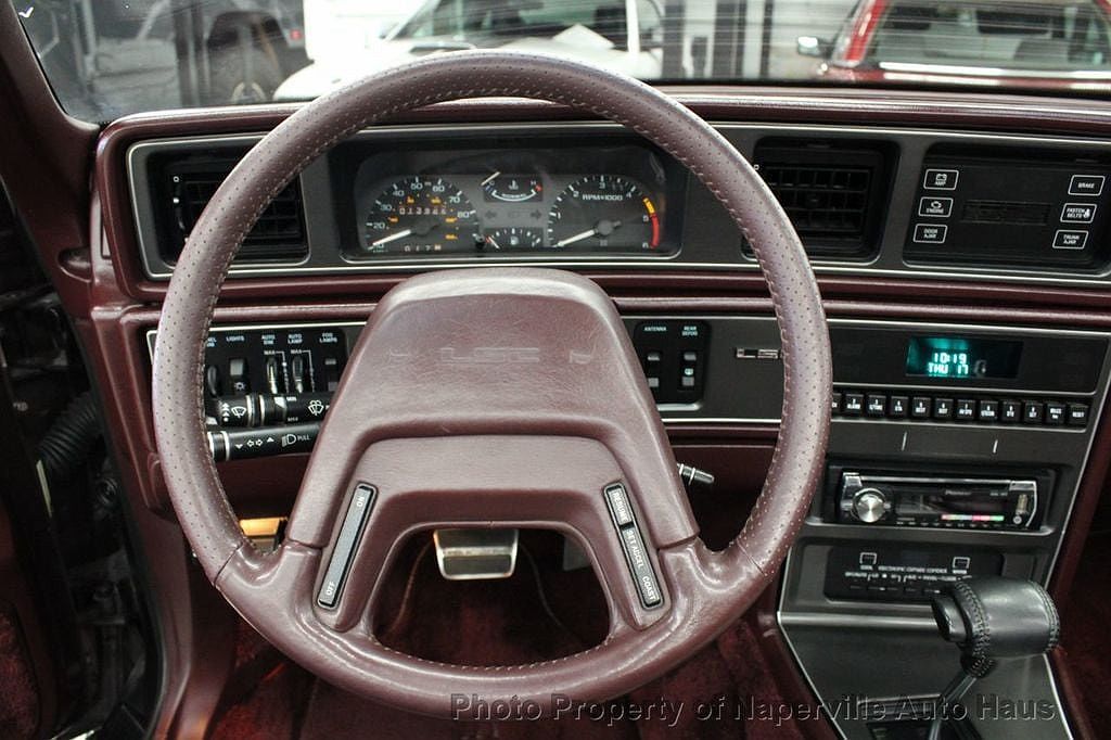 1988 Lincoln Mark Series VII image 24