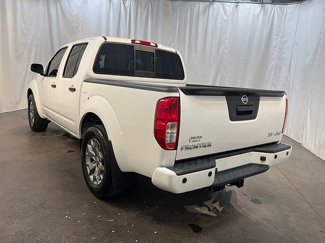 2021 Nissan Frontier SV image 2