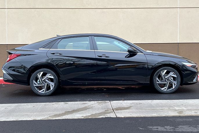 2025 Hyundai Elantra