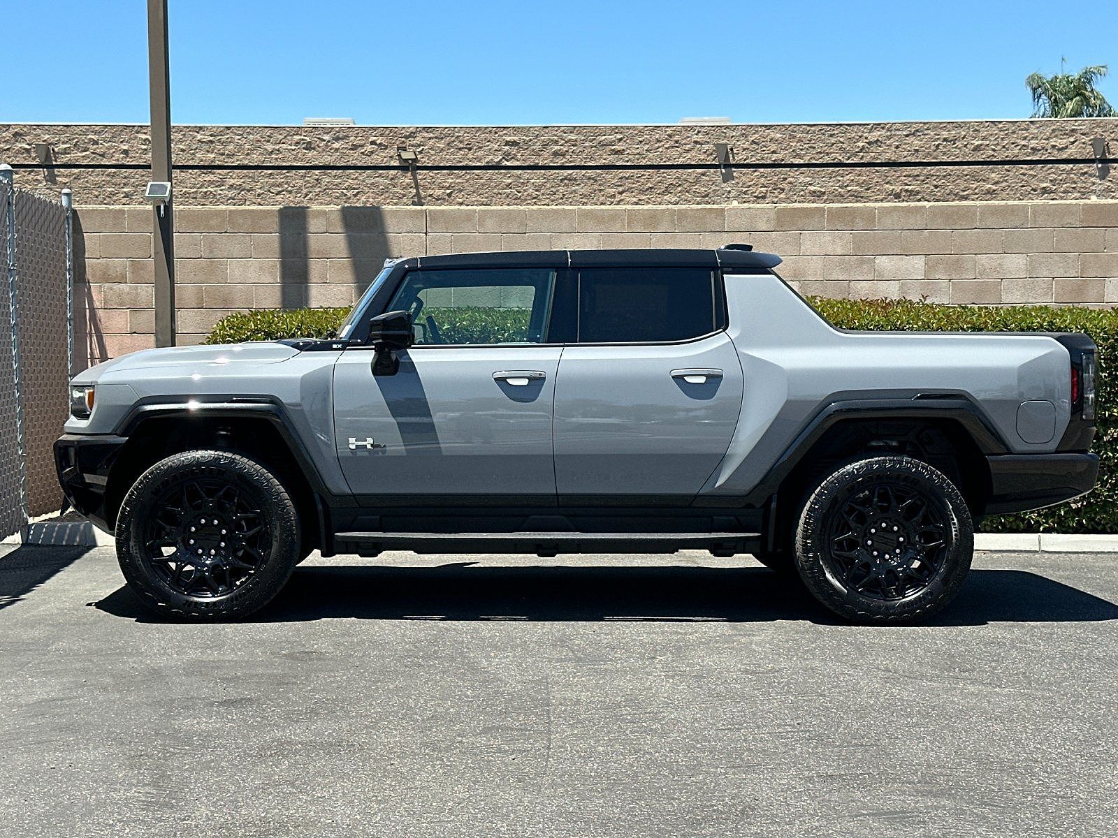2026 GMC Hummer EV