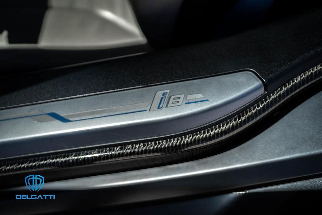 2015 BMW i8 null image 11