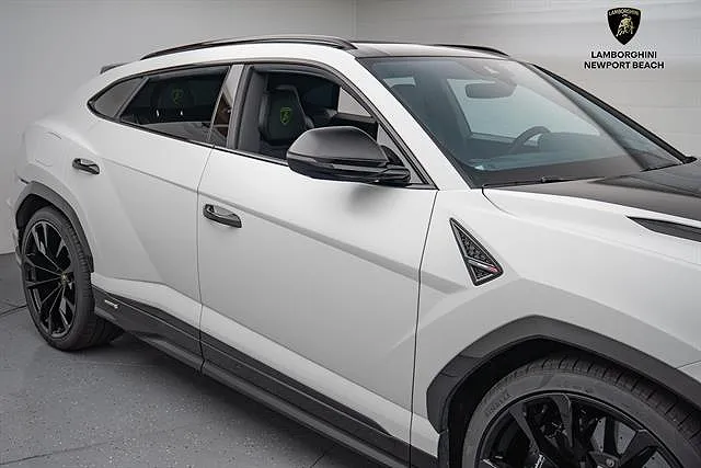 2024 Lamborghini Urus