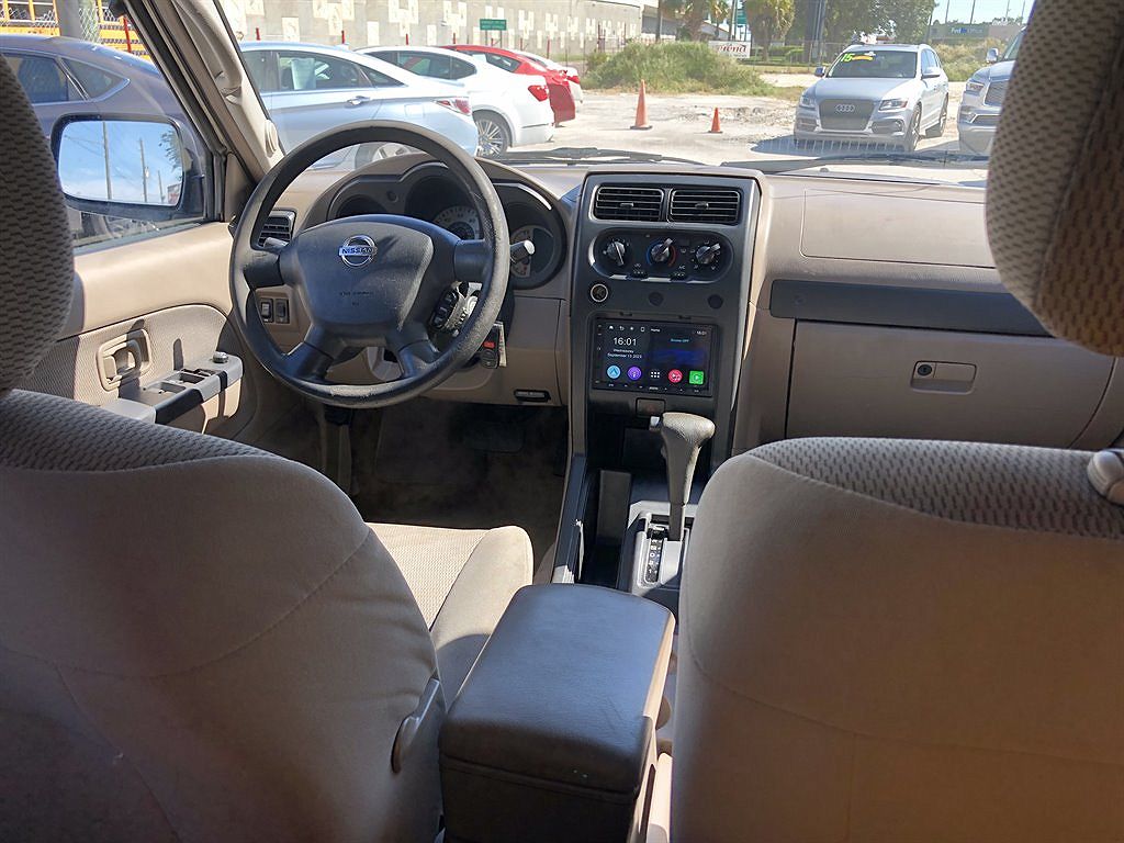 2004 Nissan Frontier XE image 32