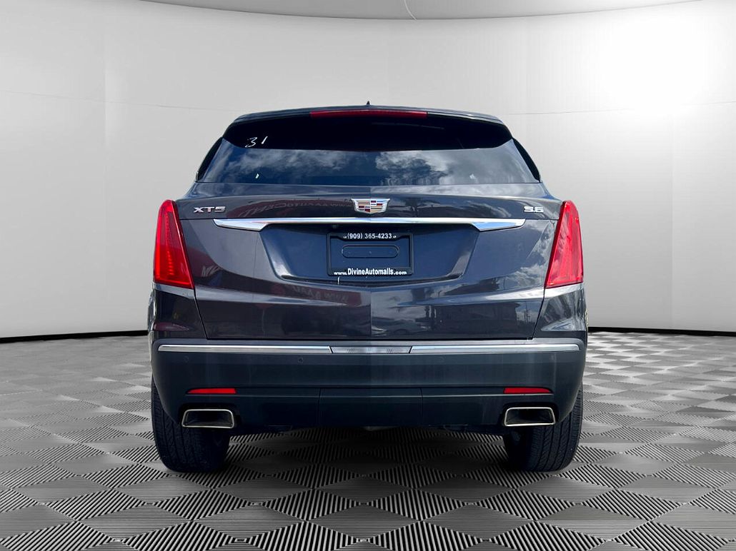2017 Cadillac XT5 Luxury image 3