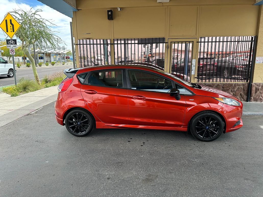 2019 Ford Fiesta ST Line image 1
