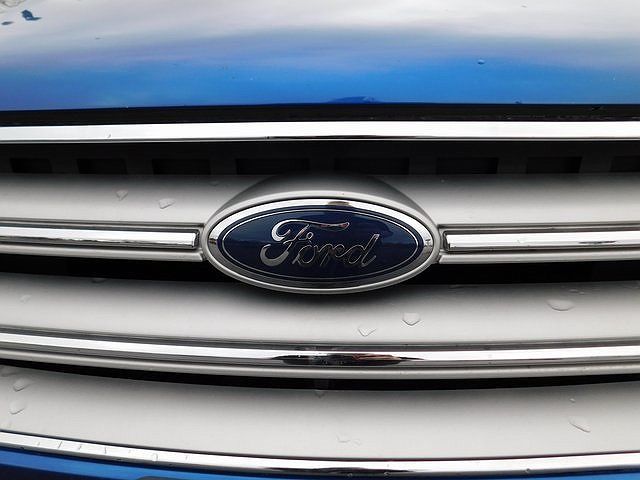 2018 Ford Escape Titanium image 2