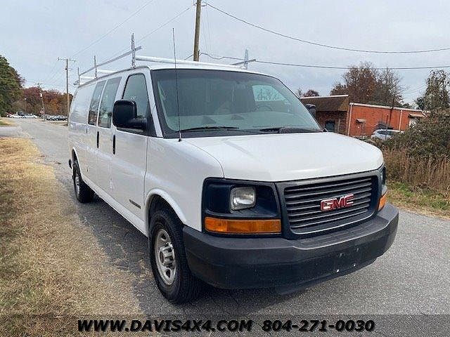 2004 GMC Savana 2500 image 2