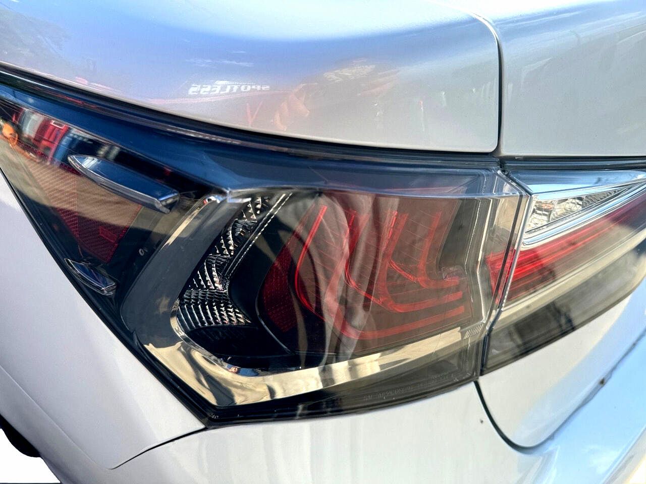 2017 Lexus GS 200t image 12