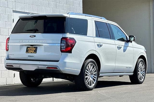 2023 Ford Expedition Platinum image 3