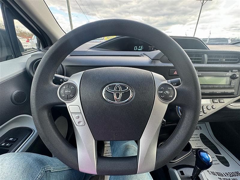 2014 Toyota Prius c Two image 46