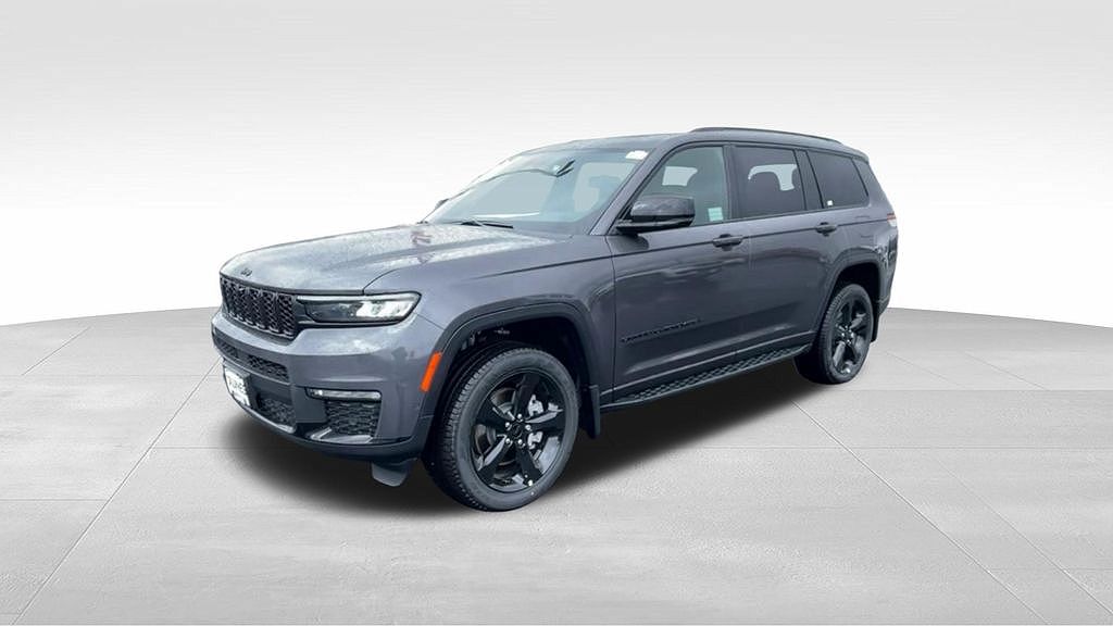 2024 Jeep Grand Cherokee L Limited Edition image 3