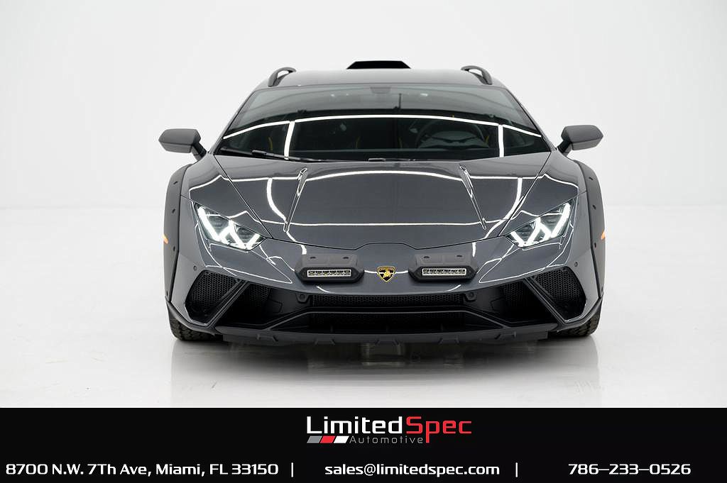 2023 Lamborghini Huracan Sterrato image 2