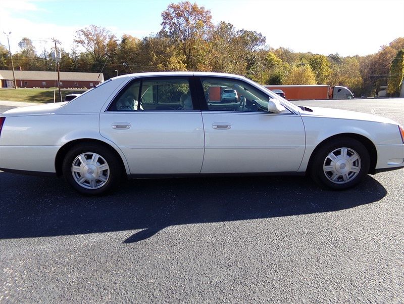 2003 Cadillac DeVille null image 2