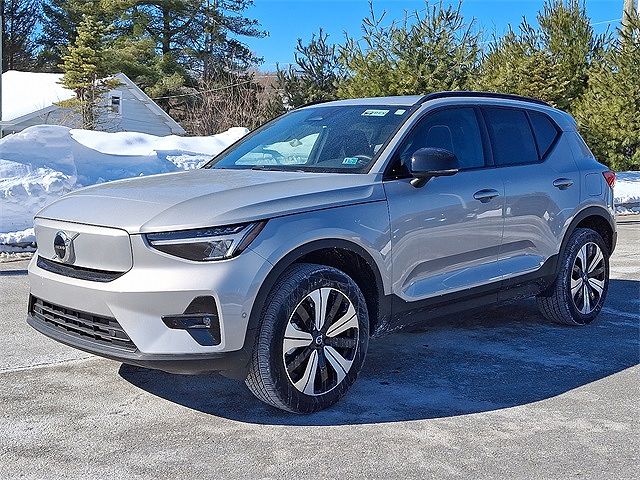 2023 Volvo XC40