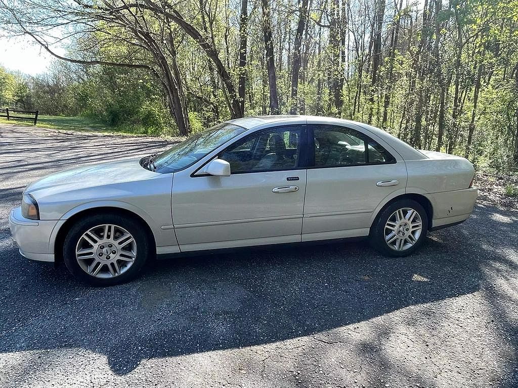 2004 Lincoln LS Sport image 3