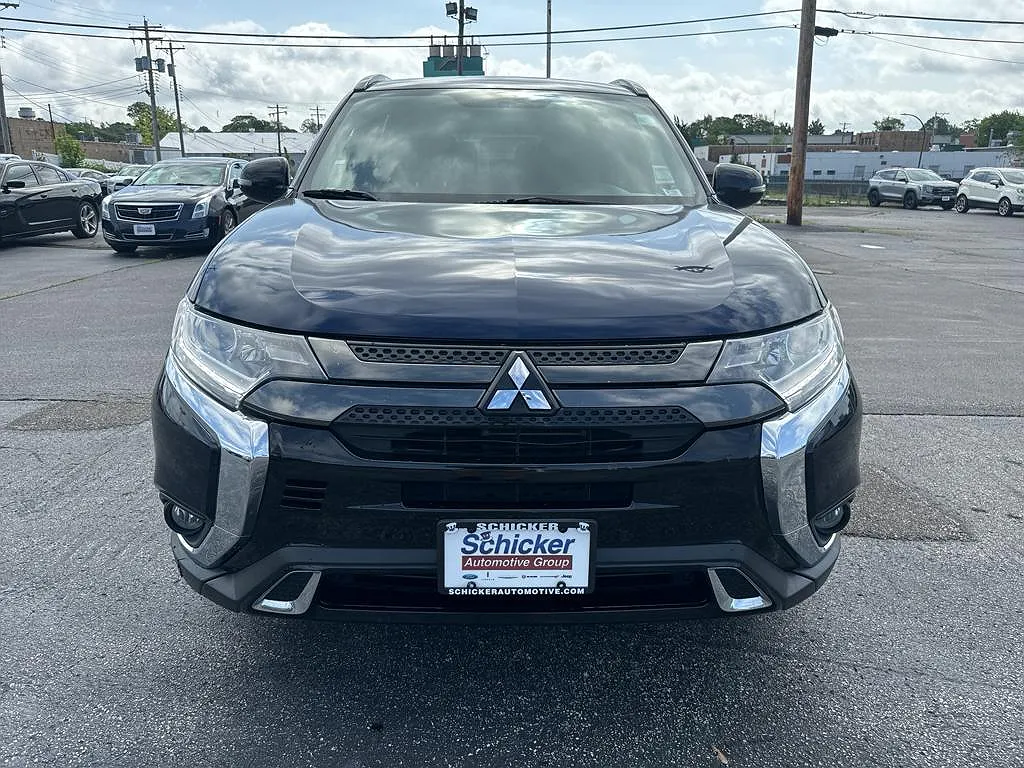 2019 Mitsubishi Outlander SE image 2