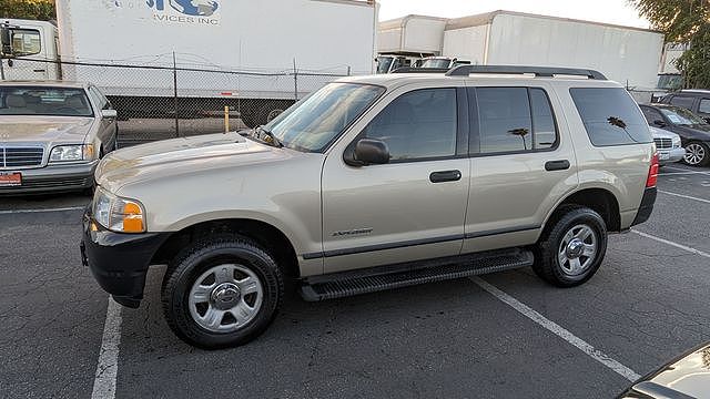 2005 Ford Explorer XLS image 3