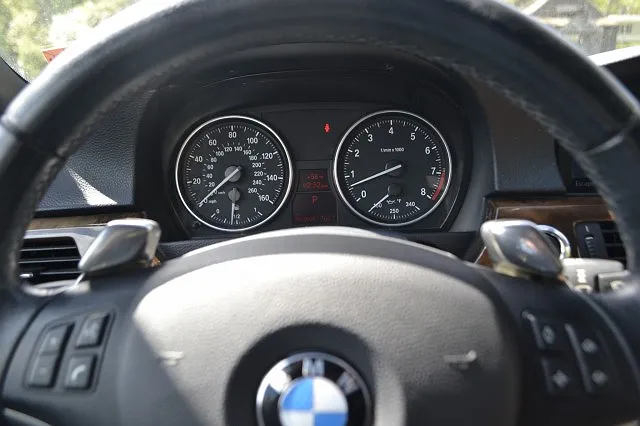 2008 BMW 3 Series 335i image 2
