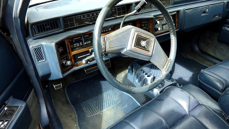 1988 Cadillac DeVille null image 9
