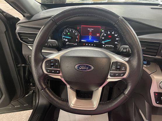 2022 Ford Explorer XLT photo 3