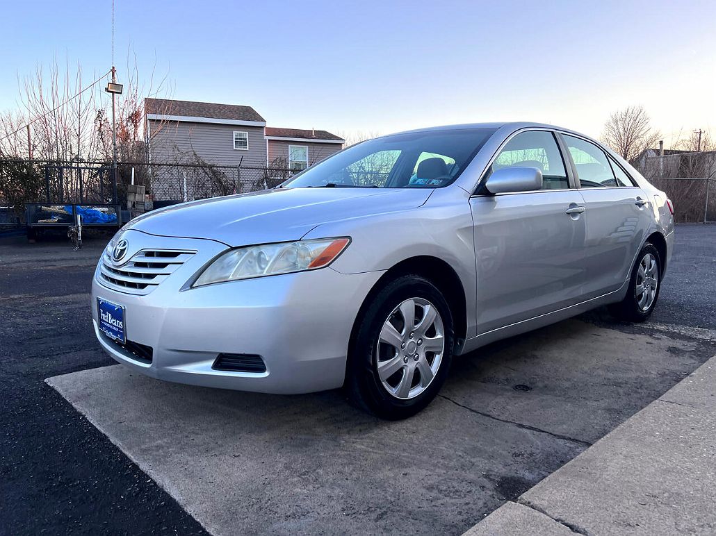 2008 Toyota Camry XLE image 0