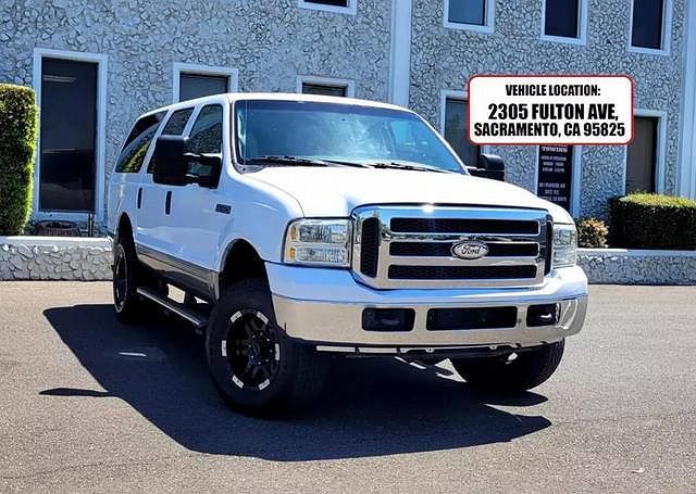 2004 Ford Excursion XLT image 0