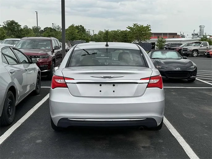 2011 Chrysler 200