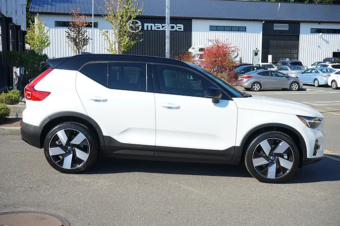 2023 Volvo XC40
