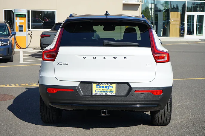 2023 Volvo XC40