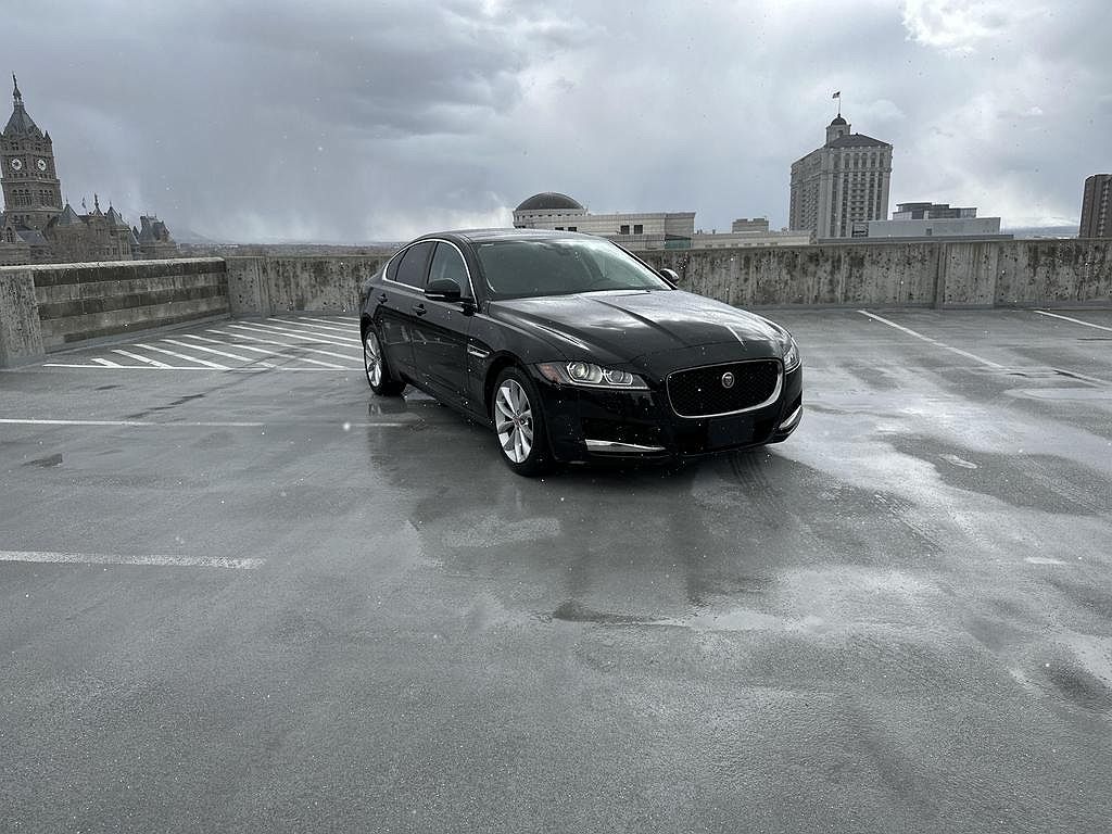 2020 Jaguar XF Premium image 0