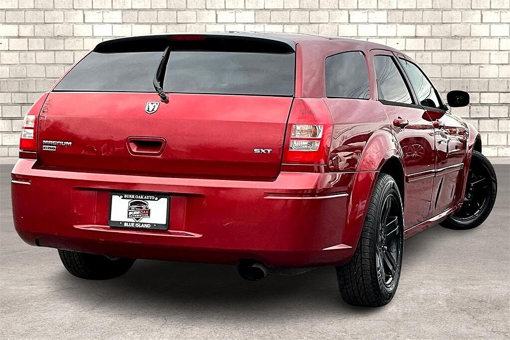 2005 Dodge Magnum SXT image 4