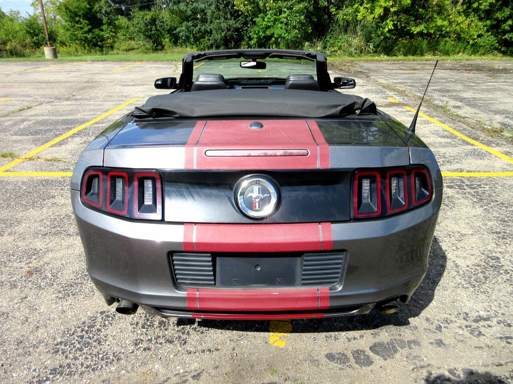 2013 Ford Mustang null image 3