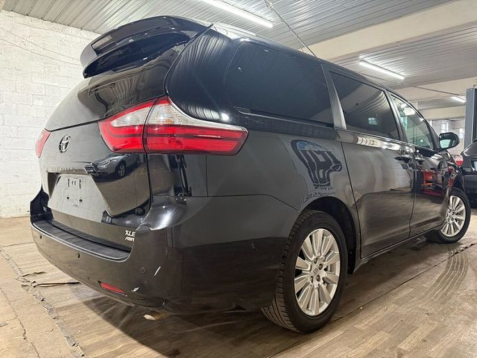 2017 Toyota Sienna