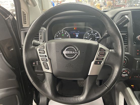 2024 Nissan Titan SV photo 2