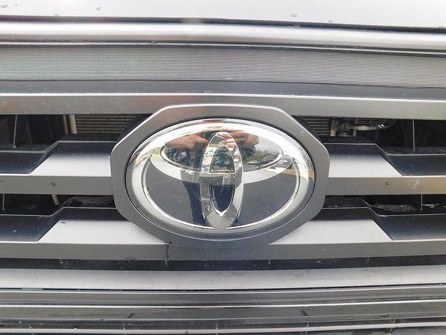 2021 Toyota Tacoma SR image 2