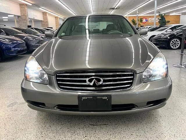 2004 Infiniti Q45